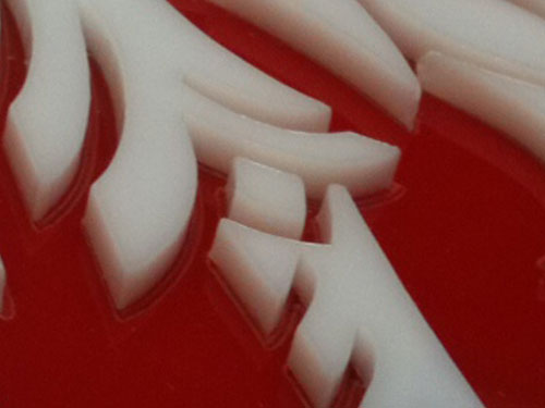 orzeł wycinany laserowo w pleksi, detal 2