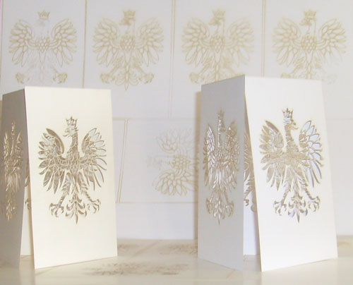 cięcie orła w papierze 1